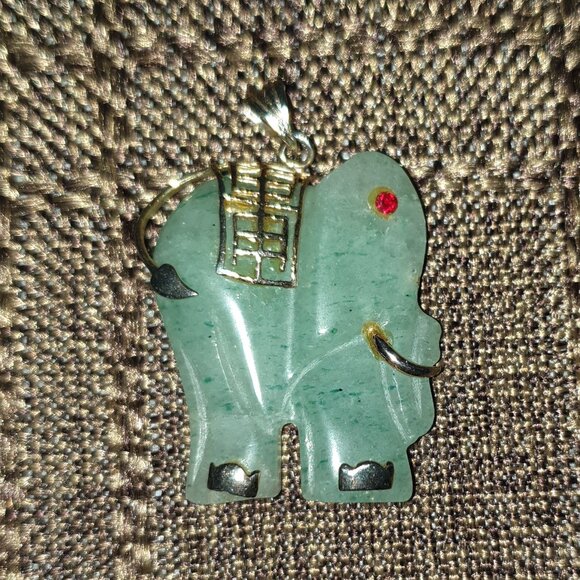 Vintage Genuine Pale Green Jade Elephant Amulet Pendant – Good Fortune Necklace - Picture 5 of 9